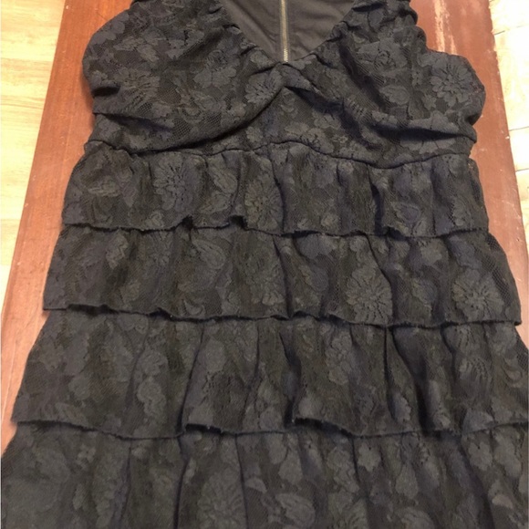 ♥️HP♥️Express lace ruffle tiered tank - Picture 2 of 4